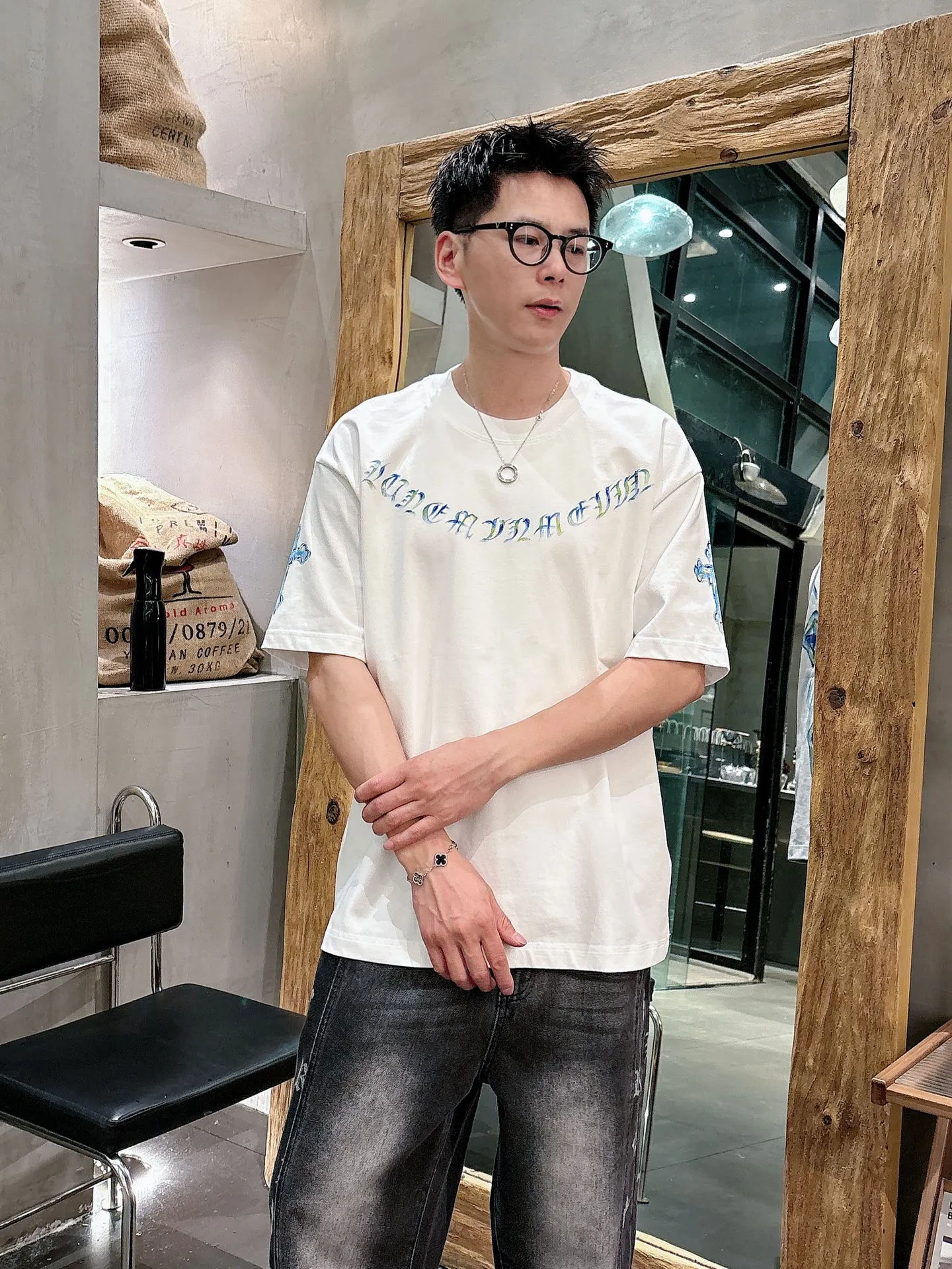 P P 。 Sizes:m~3x :Black White :6099+3796